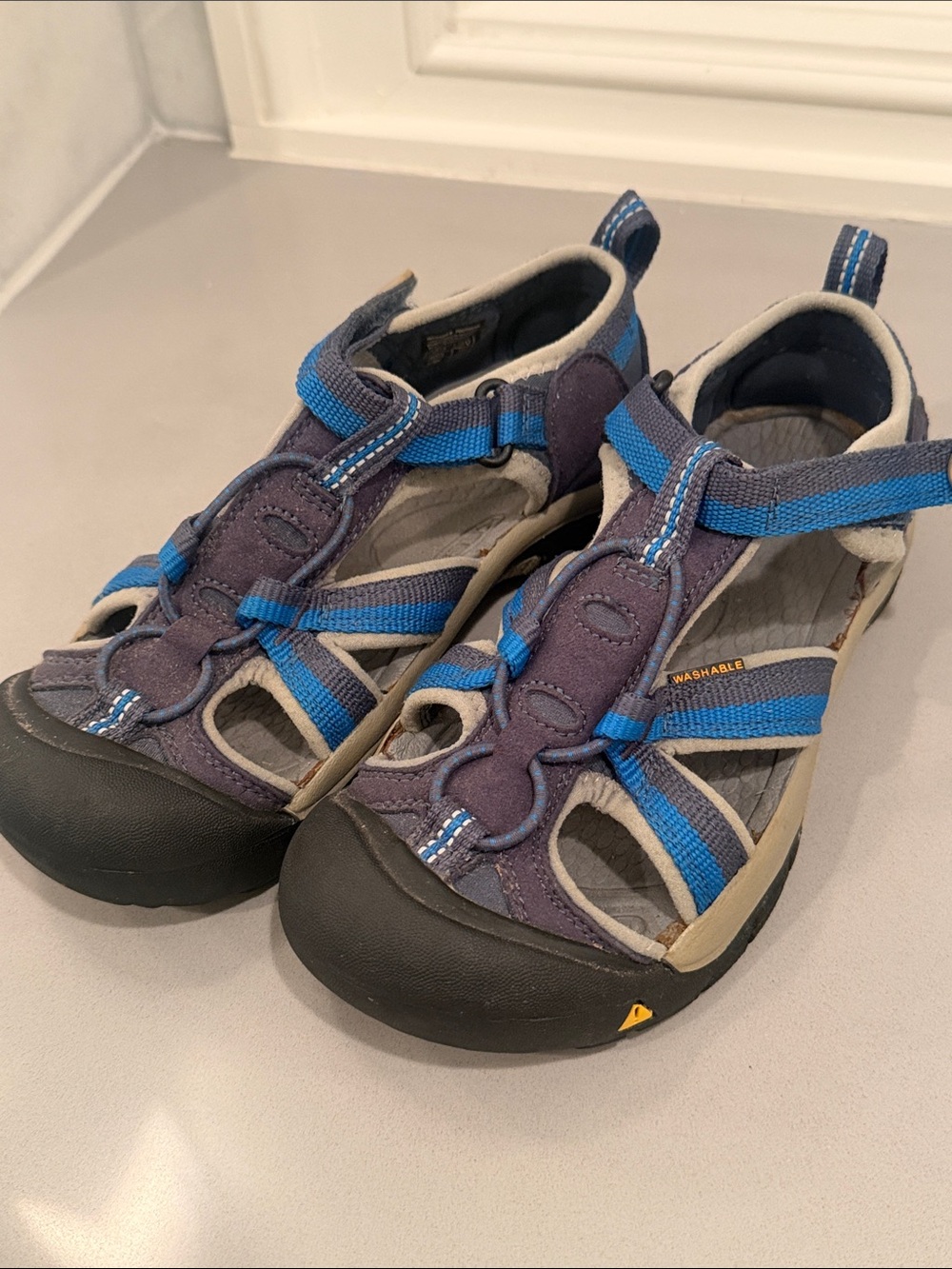 Keen Kids Closed-Toe Sandals in Blue and Gray